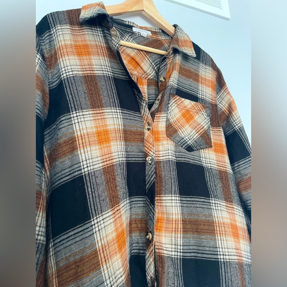 Maurices ~ Black and Orange Flannel ~ M - Picture 3 of 9